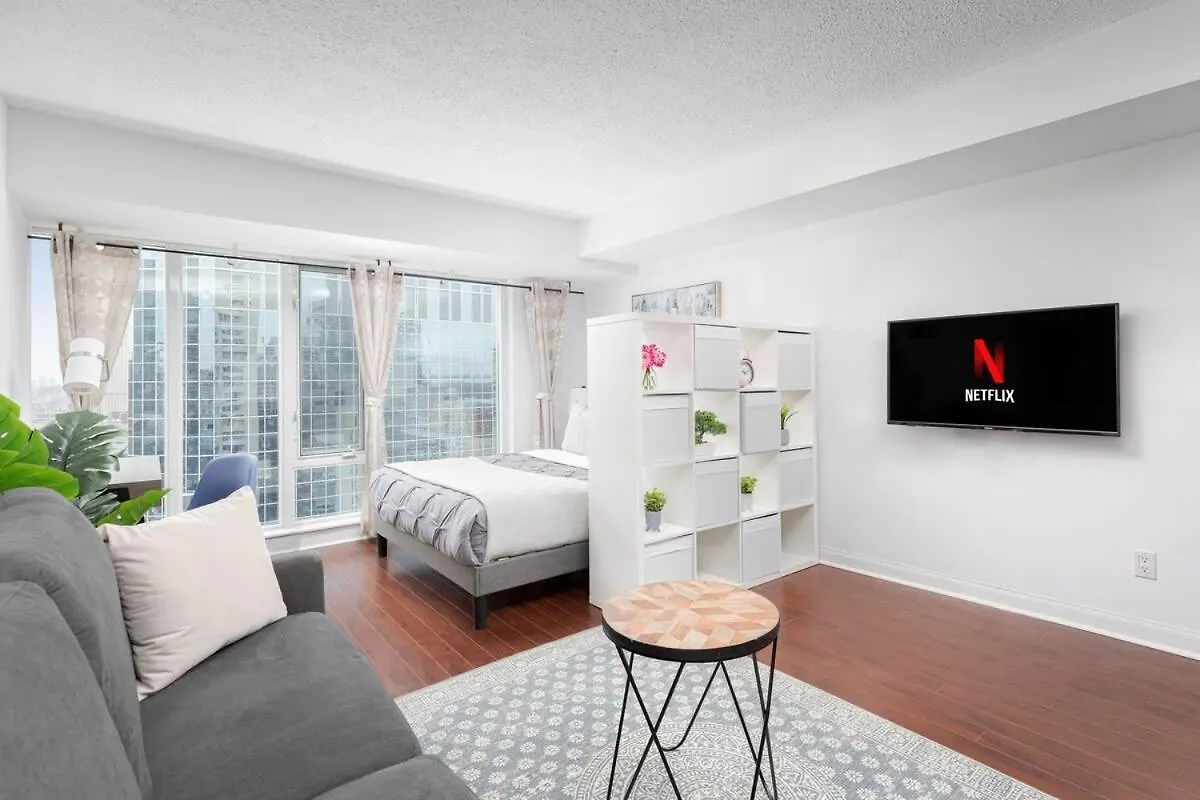 Lovely Studio In Downtown To Yonge Dundas Square Торонто
